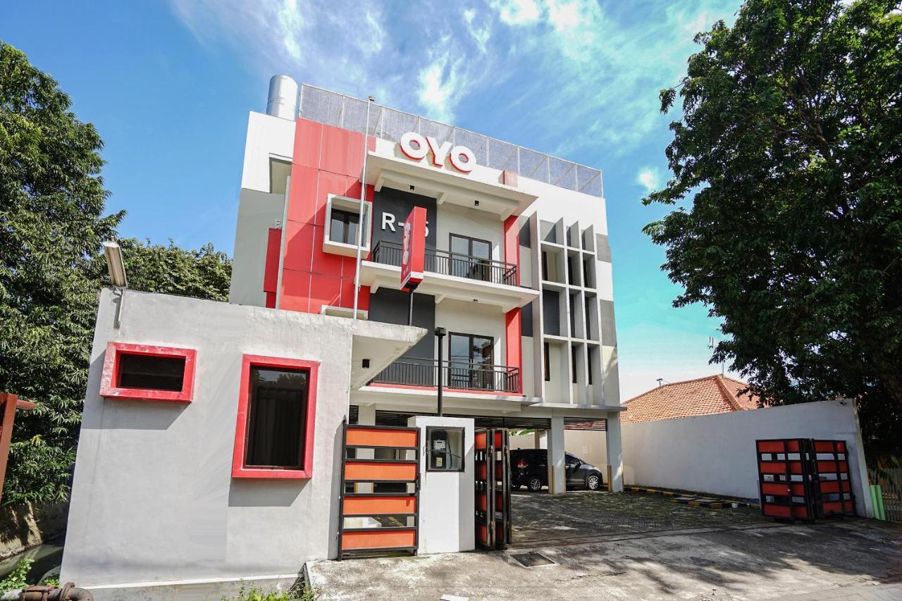 Oyo 748 Comfitel Tenggilis Surabaya