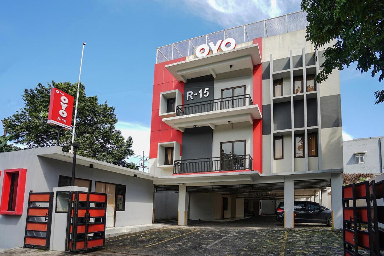 Hotel Oyo 748 Comfitel Tenggilis 3*
