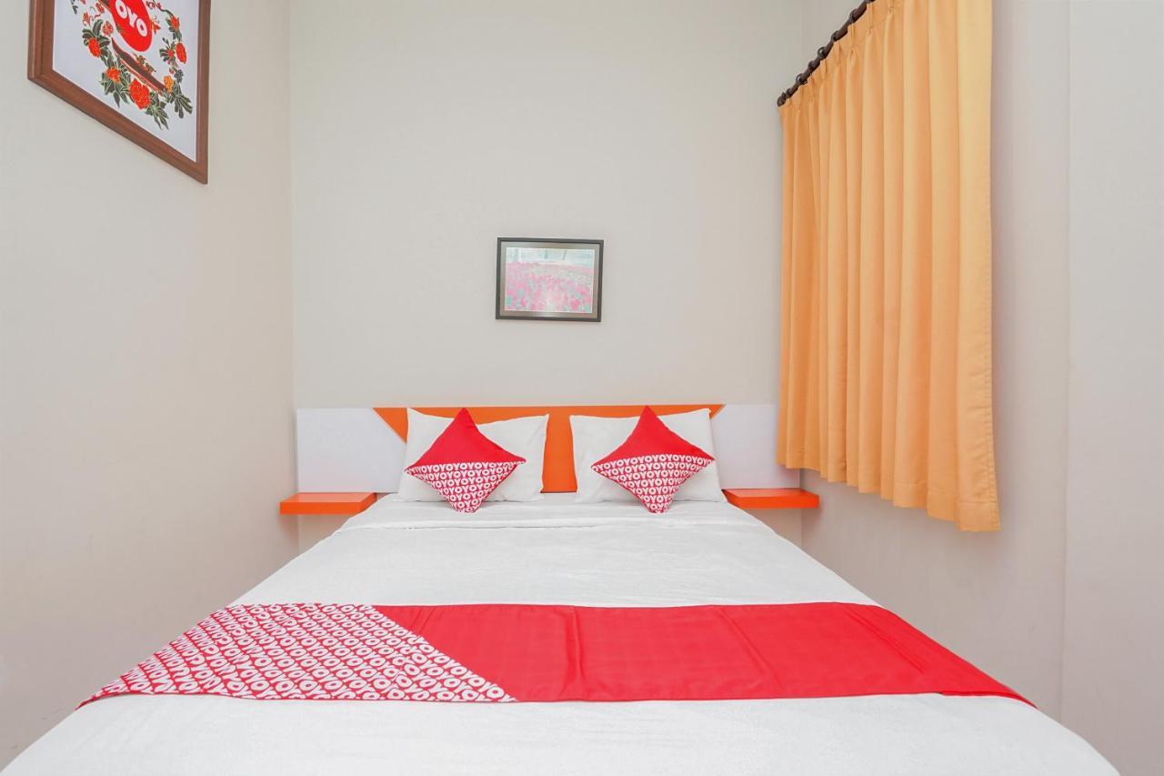 Oyo 748 Comfitel Tenggilis Hotel Surabaya
