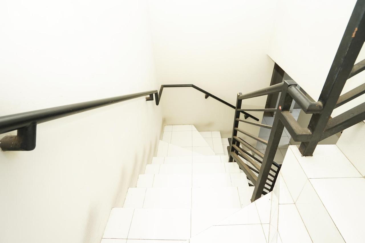 Hotel Oyo 748 Comfitel Tenggilis
